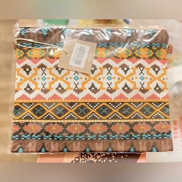 ✌🏼 #2550 Fashionably Cute Aztec Vibes Crossbody Purse - Picture 13 of 14